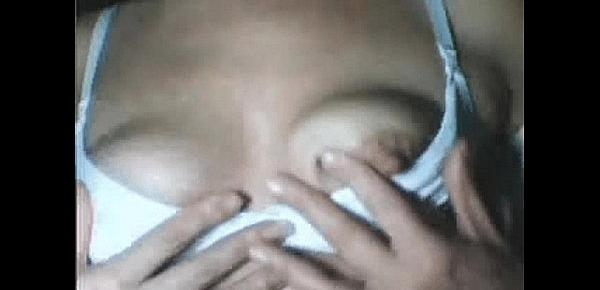  Brazilian wife selfbreast sucking and breastfeeding Casada seios fartos